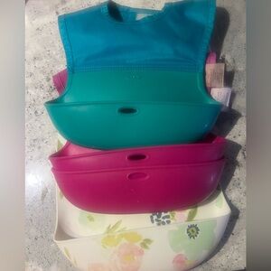 OXO Tot Teal/pink/flower  Roll Up Bib